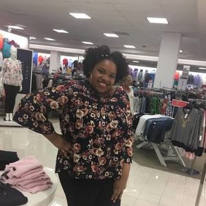 Meet your Posher, Lauren